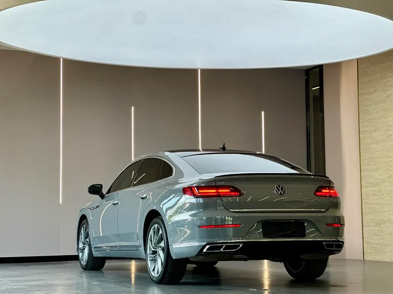 Volkswagen CC 2021 380TSI Version accrocheuse 30 Édition anniversaire extérieur photo 4 Volkswagen CC 2021 380TSI Version accrocheuse 30 Édition anniversaire extérieur photo 4