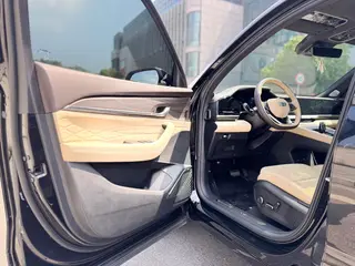 Geely Monjaro 2025 2.0TD High-power automatic two-wheel drive oriental obsidian star version exterior photo 6 Geely Monjaro 2025 2.0TD High-power automatic two-wheel drive oriental obsidian star version exterior photo 6
