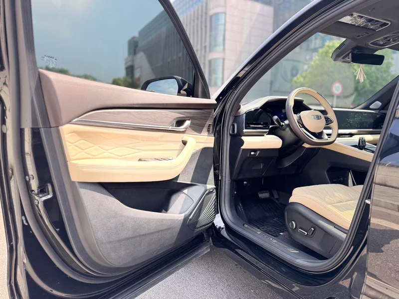 Geely Monjaro 2025 2.0TD High-power automatic two-wheel drive oriental obsidian star version exterior photo 6 Geely Monjaro 2025 2.0TD High-power automatic two-wheel drive oriental obsidian star version exterior photo 6
