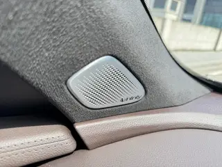 Geely Monjaro 2025 2.0TD High-power automatic two-wheel drive oriental obsidian star version exterior photo 8 Geely Monjaro 2025 2.0TD High-power automatic two-wheel drive oriental obsidian star version exterior photo 8