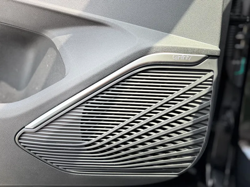 Geely Monjaro 2025 2.0TD High-power automatic two-wheel drive oriental obsidian star version interior photo 13 Geely Monjaro 2025 2.0TD High-power automatic two-wheel drive oriental obsidian star version interior photo 13