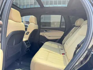 Geely Monjaro 2025 2.0TD High-power automatic two-wheel drive oriental obsidian star version interior photo 15 Geely Monjaro 2025 2.0TD High-power automatic two-wheel drive oriental obsidian star version interior photo 15