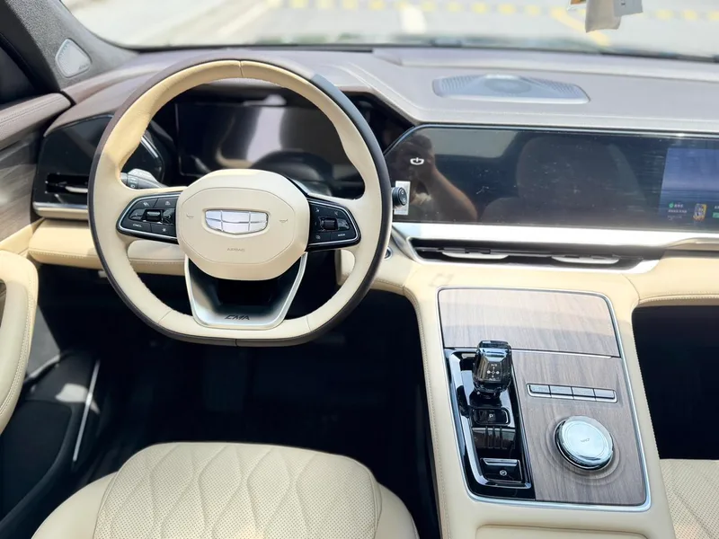 Geely Monjaro 2025 2.0TD High-power automatic two-wheel drive oriental obsidian star version interior photo 17 Geely Monjaro 2025 2.0TD High-power automatic two-wheel drive oriental obsidian star version interior photo 17