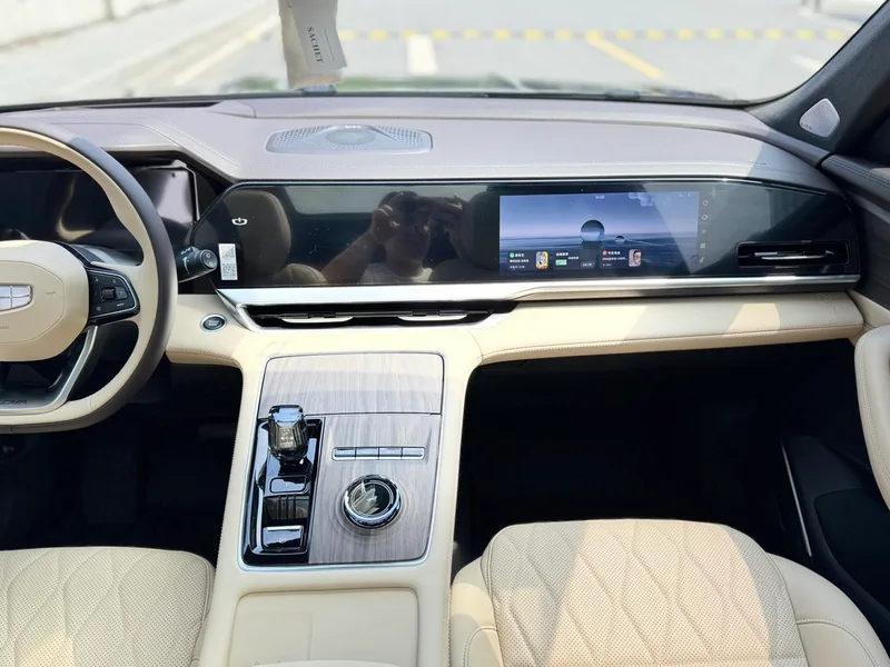 Geely Monjaro 2025 2.0TD High-power automatic two-wheel drive oriental obsidian star version interior photo 18 Geely Monjaro 2025 2.0TD High-power automatic two-wheel drive oriental obsidian star version interior photo 18