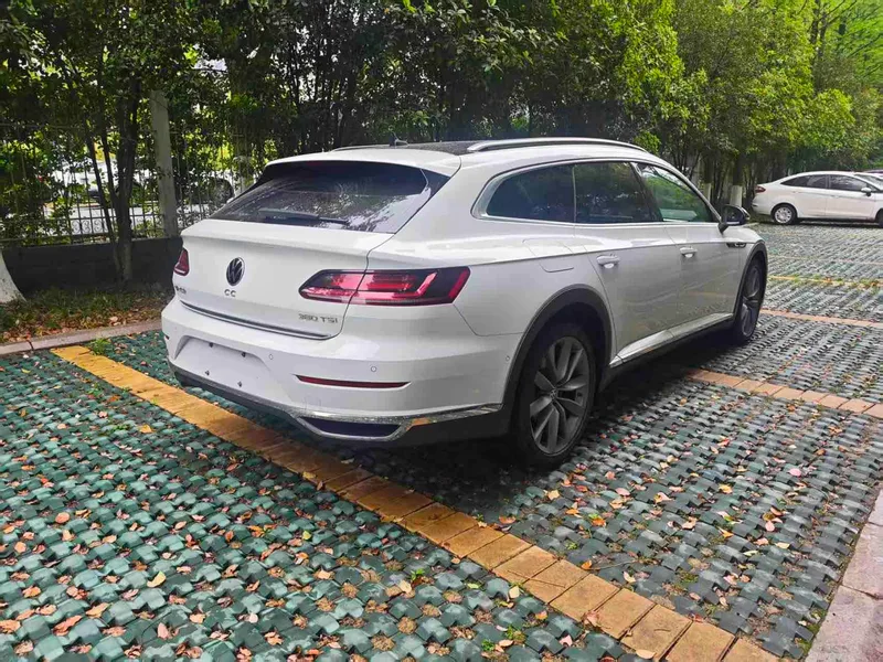 Volkswagen CC 2021 Camión de caza 380TSI Versión de caza del corazón exterior foto 5 Volkswagen CC 2021 Camión de caza 380TSI Versión de caza del corazón exterior foto 5