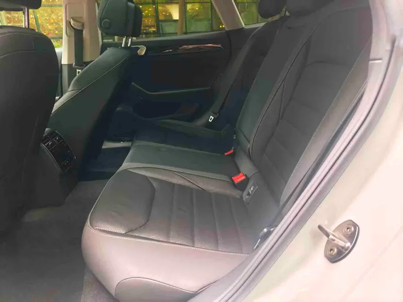 Volkswagen CC 2021 Camión de caza 380TSI Versión de caza del corazón interior foto 8 Volkswagen CC 2021 Camión de caza 380TSI Versión de caza del corazón interior foto 8