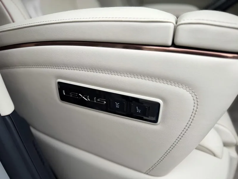 Lexus LM 2023 350h E-Four Sept éditions élégantes intérieur photo 20 Lexus LM 2023 350h E-Four Sept éditions élégantes intérieur photo 20