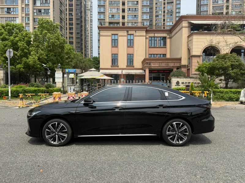 Chery Arrizo 8 PRO 2025 1.6T DCT Luxury type exterior photo 8 Chery Arrizo 8 PRO 2025 1.6T DCT Luxury type exterior photo 8