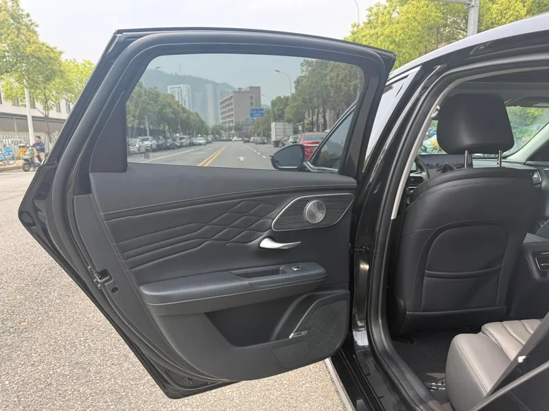 Chery Arrizo 8 PRO 2025 1.6T DCT Luxury type interior photo 17 Chery Arrizo 8 PRO 2025 1.6T DCT Luxury type interior photo 17