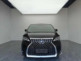 Lexus LM 2020 300h E-Four Four Imperial Edition exterior photo 2