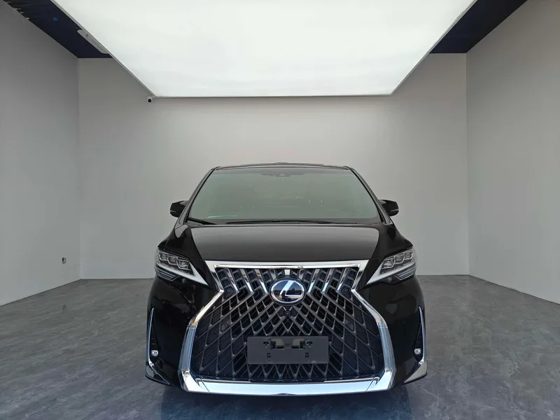 Lexus LM 2020 300h E-Four Four Imperial Edition exterior photo 2