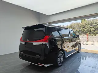 Lexus LM 2020 300h E-Four Four Imperial Edition exterior photo 6