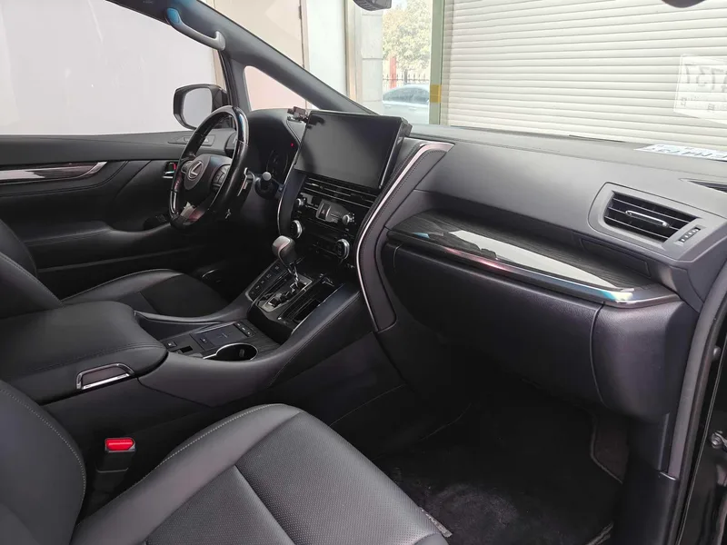 Lexus LM 2020 300h E-Four Four Imperial Edition interior photo 11