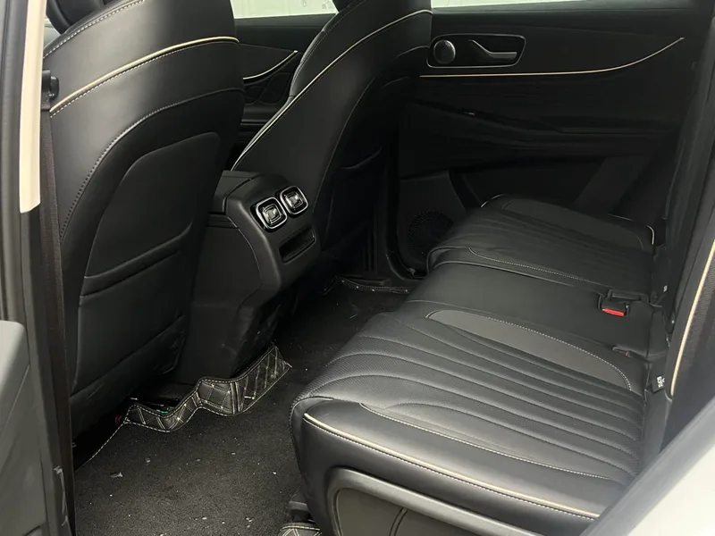 Chery Tiggo 9 2023 2.0T DCT Two-wheel drive leading version 5 seat interior photo 11 Chery Tiggo 9 2023 2.0T DCT Two-wheel drive leading version 5 seat interior photo 11