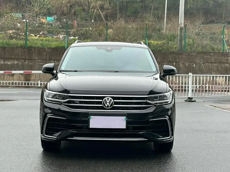 Volkswagen Tiguan L 2023 330TSI Deux roues motrices R-Line Version de plus en plus extérieur photo 2 Volkswagen Tiguan L 2023 330TSI Deux roues motrices R-Line Version de plus en plus extérieur photo 2