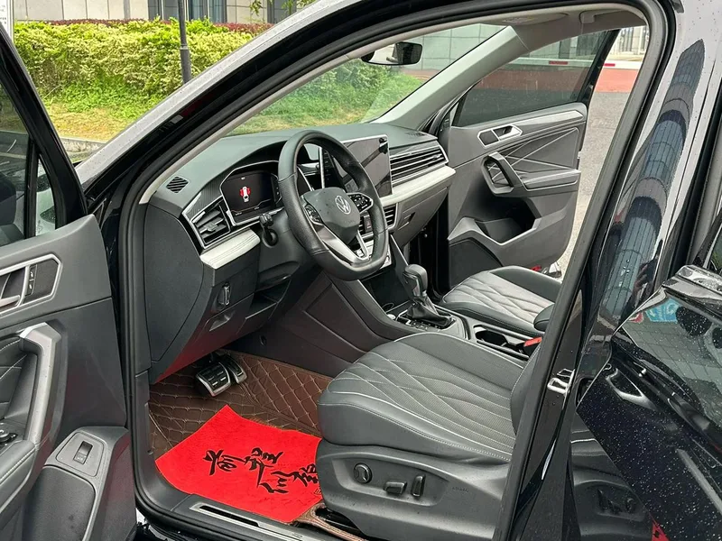 Volkswagen Tiguan L 2023 330TSI Deux roues motrices R-Line Version de plus en plus extérieur photo 4 Volkswagen Tiguan L 2023 330TSI Deux roues motrices R-Line Version de plus en plus extérieur photo 4
