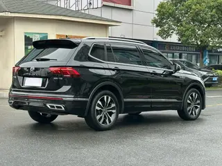 Volkswagen Tiguan L 2023 330TSI Deux roues motrices R-Line Version de plus en plus intérieur photo 8 Volkswagen Tiguan L 2023 330TSI Deux roues motrices R-Line Version de plus en plus intérieur photo 8