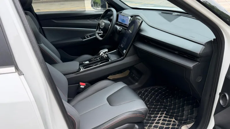 Geely Boyue 2023 Boyue COOL 1.5T Zhilian exterior foto 9 Geely Boyue 2023 Boyue COOL 1.5T Zhilian exterior foto 9