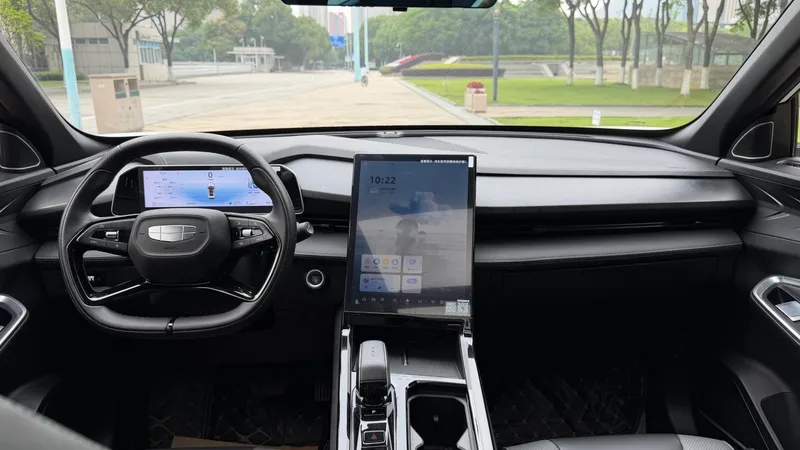Geely Boyue 2023 Boyue COOL 1.5T Zhilian interior foto 16 Geely Boyue 2023 Boyue COOL 1.5T Zhilian interior foto 16