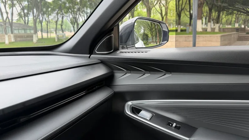 Geely Boyue 2023 Boyue COOL 1.5T Zhilian interior foto 18 Geely Boyue 2023 Boyue COOL 1.5T Zhilian interior foto 18