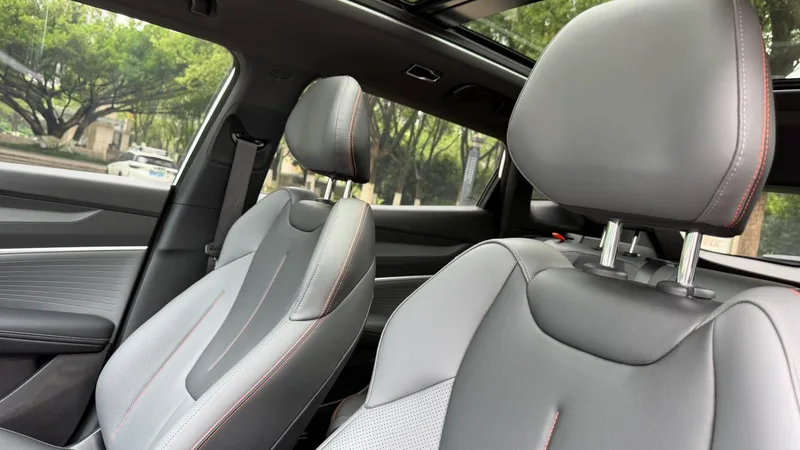 Geely Boyue 2023 Boyue COOL 1.5T Zhilian interior foto 19 Geely Boyue 2023 Boyue COOL 1.5T Zhilian interior foto 19