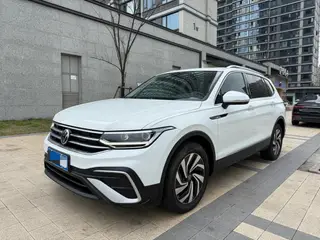Volkswagen Tiguan L 2023 300TSI Version intelligente à deux roues motrices