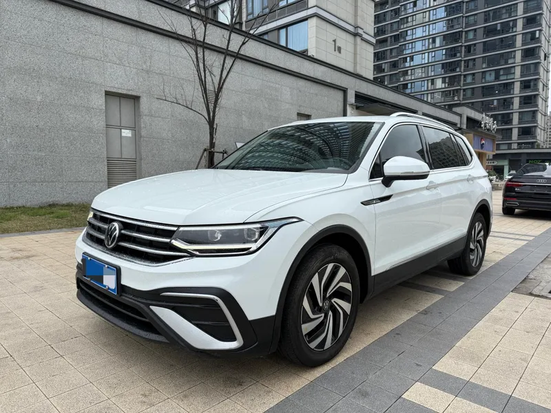 Volkswagen Tiguan L 2023 300TSI Version intelligente à deux roues motrices extérieur photo 1 Volkswagen Tiguan L 2023 300TSI Version intelligente à deux roues motrices extérieur photo 1