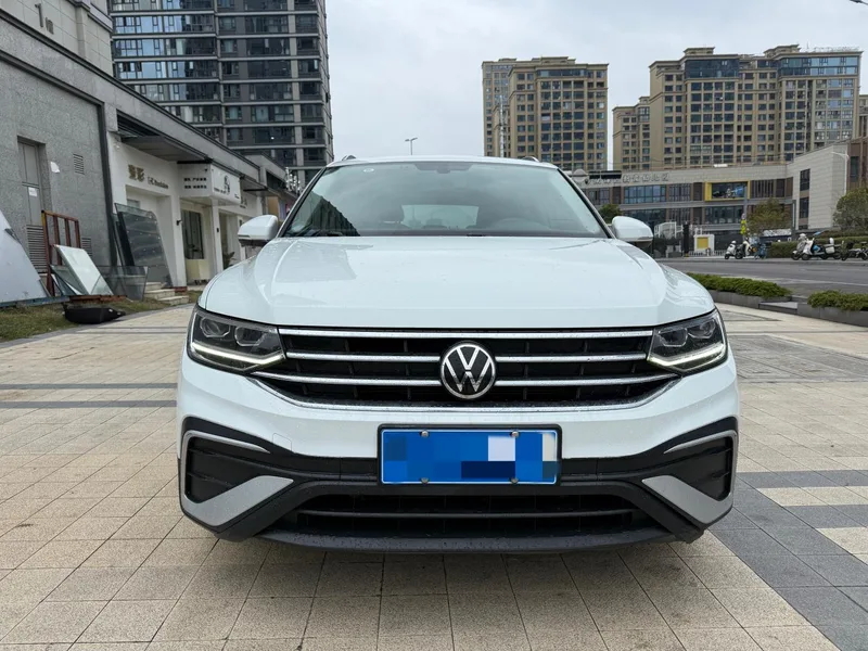 Volkswagen Tiguan L 2023 300TSI Version intelligente à deux roues motrices extérieur photo 2 Volkswagen Tiguan L 2023 300TSI Version intelligente à deux roues motrices extérieur photo 2