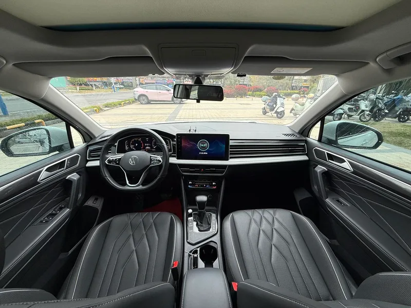 Volkswagen Tiguan L 2023 300TSI Version intelligente à deux roues motrices extérieur photo 6 Volkswagen Tiguan L 2023 300TSI Version intelligente à deux roues motrices extérieur photo 6