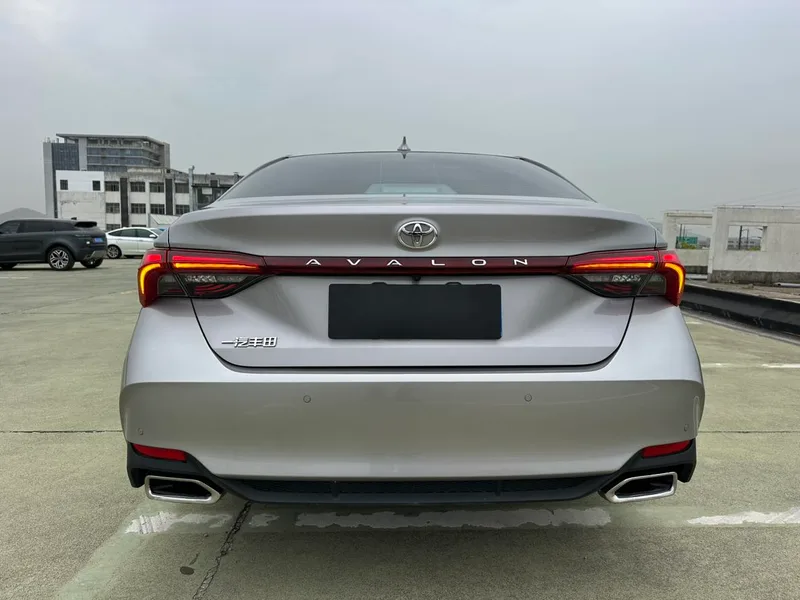 Toyota Avalon 2023 2.0L CVT Edición de lujo interior foto 18 Toyota Avalon 2023 2.0L CVT Edición de lujo interior foto 18