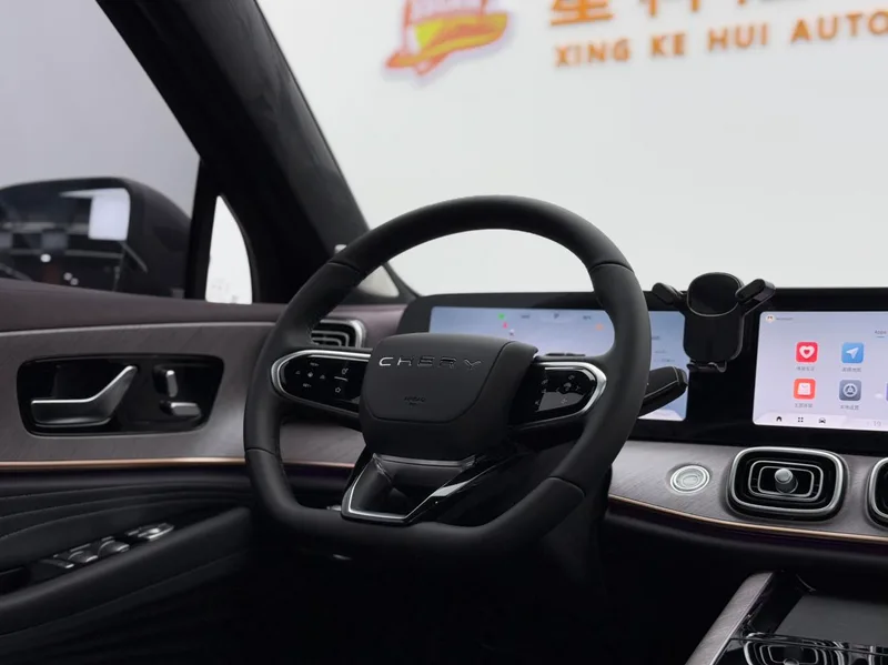Chery Tiggo 9 2025 2.0T AT Two-Wheel Drive Premium Edition interior photo 9