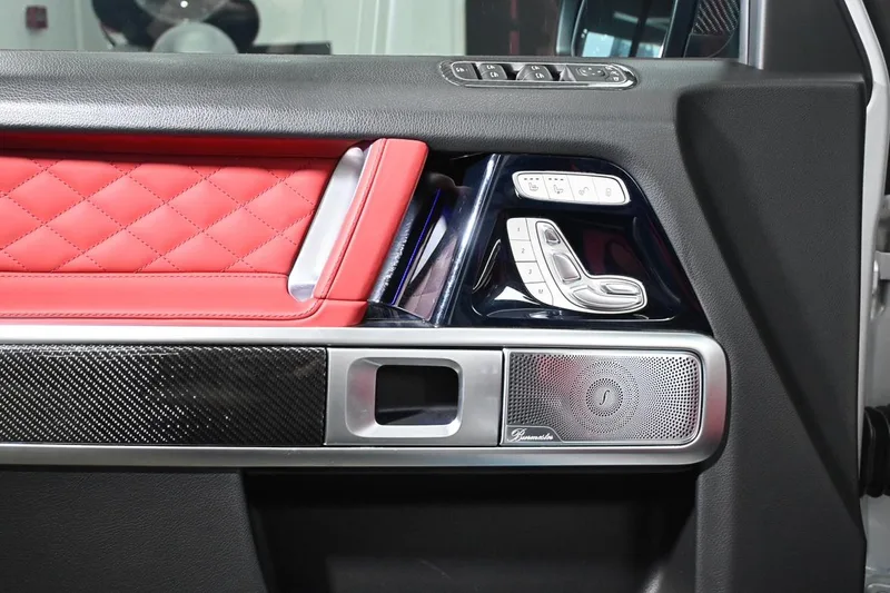 Mercedes-Benz G-Class 2022 4.0T Automatique Quatre roues motrices 5 Siège Importations parallèles intérieur photo 16 Mercedes-Benz G-Class 2022 4.0T Automatique Quatre roues motrices 5 Siège Importations parallèles intérieur photo 16