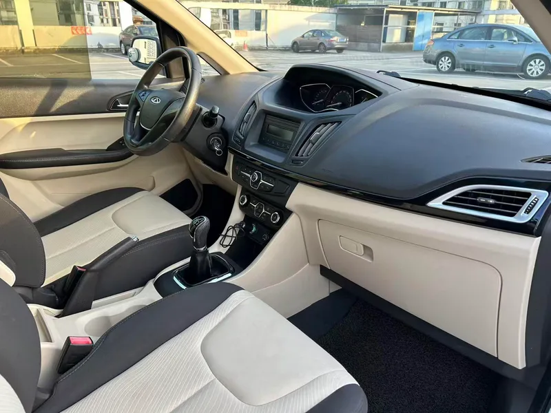 Chery Arrizo M7 2015 1.8L Versión manual amplia y adecuada 232 Asiento interior foto 16 Chery Arrizo M7 2015 1.8L Versión manual amplia y adecuada 232 Asiento interior foto 16