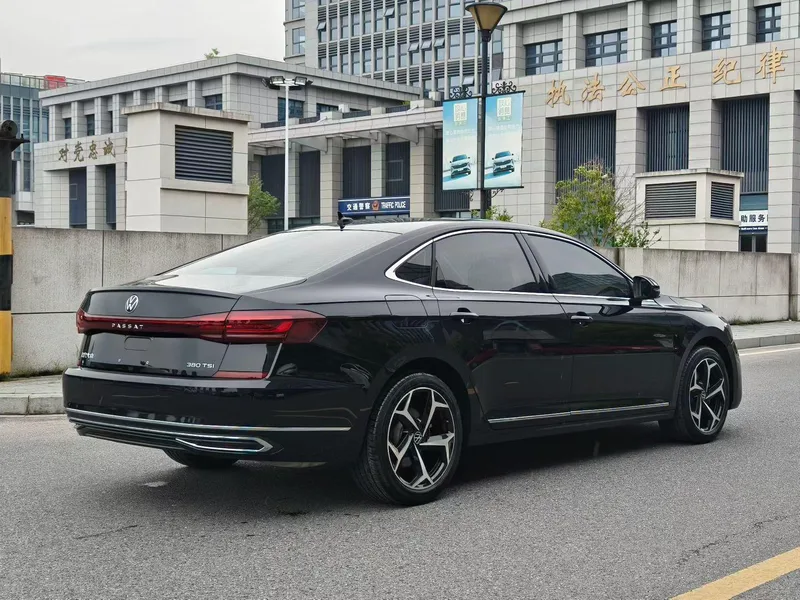 Volkswagen Passat 2024 Expart 380TSI Version dragon étoilé extérieur photo 4 Volkswagen Passat 2024 Expart 380TSI Version dragon étoilé extérieur photo 4