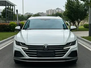 Volkswagen CC 2021 Охотничий автомобиль 330TSI Охотничье издание экстерьер фото 2 Volkswagen CC 2021 Охотничий автомобиль 330TSI Охотничье издание экстерьер фото 2