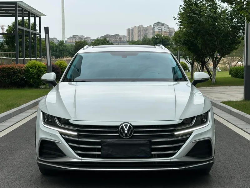 Volkswagen CC 2021 Охотничий автомобиль 330TSI Охотничье издание экстерьер фото 2 Volkswagen CC 2021 Охотничий автомобиль 330TSI Охотничье издание экстерьер фото 2