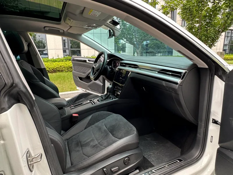 Volkswagen CC 2021 Охотничий автомобиль 330TSI Охотничье издание экстерьер фото 5 Volkswagen CC 2021 Охотничий автомобиль 330TSI Охотничье издание экстерьер фото 5