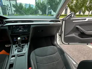 Volkswagen CC 2021 Охотничий автомобиль 330TSI Охотничье издание интерьер фото 11 Volkswagen CC 2021 Охотничий автомобиль 330TSI Охотничье издание интерьер фото 11