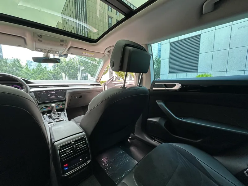 Volkswagen CC 2021 Охотничий автомобиль 330TSI Охотничье издание интерьер фото 12 Volkswagen CC 2021 Охотничий автомобиль 330TSI Охотничье издание интерьер фото 12
