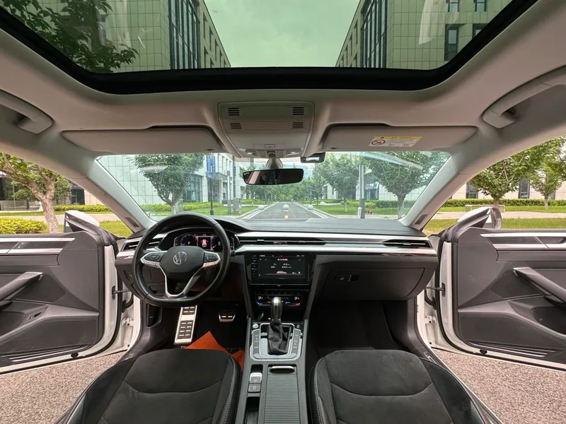 Volkswagen CC 2021 Охотничий автомобиль 330TSI Охотничье издание интерьер фото 13 Volkswagen CC 2021 Охотничий автомобиль 330TSI Охотничье издание интерьер фото 13