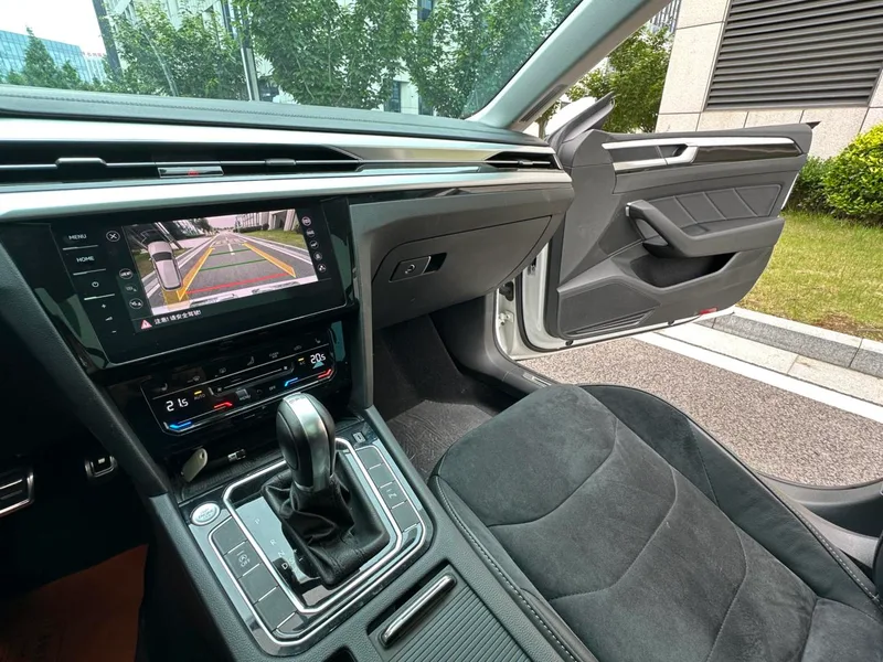 Volkswagen CC 2021 Охотничий автомобиль 330TSI Охотничье издание интерьер фото 19 Volkswagen CC 2021 Охотничий автомобиль 330TSI Охотничье издание интерьер фото 19