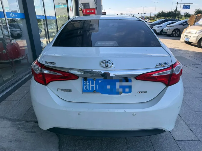 Toyota Levin 2016 1.6G CVT Version d'élite intérieur photo 8 Toyota Levin 2016 1.6G CVT Version d'élite intérieur photo 8