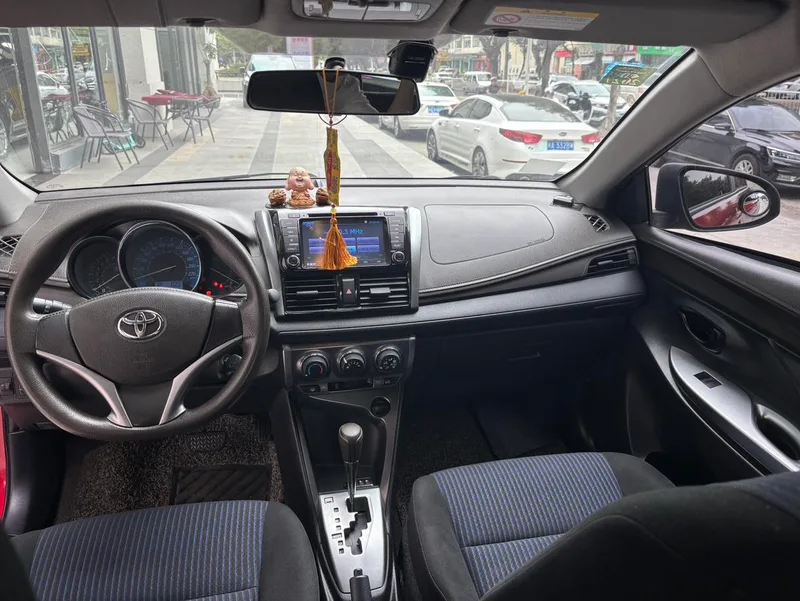Toyota Yaris L 2014 1.5G Automatic dazzle version interior photo 6 Toyota Yaris L 2014 1.5G Automatic dazzle version interior photo 6