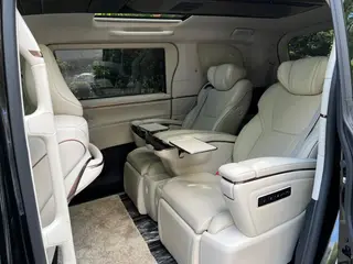 Lexus LM 2023 500h DIRECT4 Edición de respeto de seis plazas interior foto 17