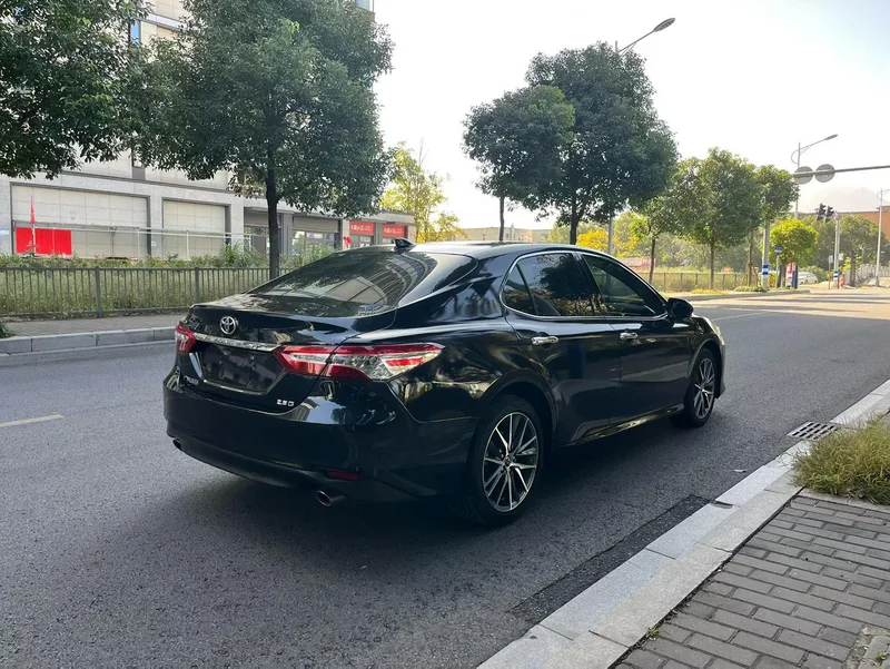 Toyota Camry 2022 2.5G Edición de lujo interior foto 6