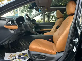 Toyota Camry 2022 2.5G Edición de lujo interior foto 7