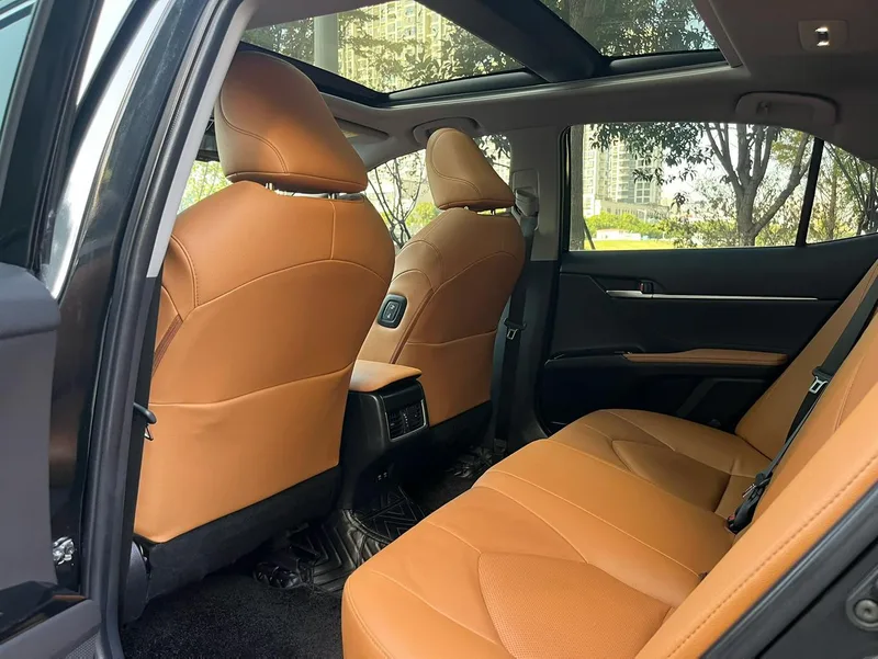 Toyota Camry 2022 2.5G Edición de lujo interior foto 9