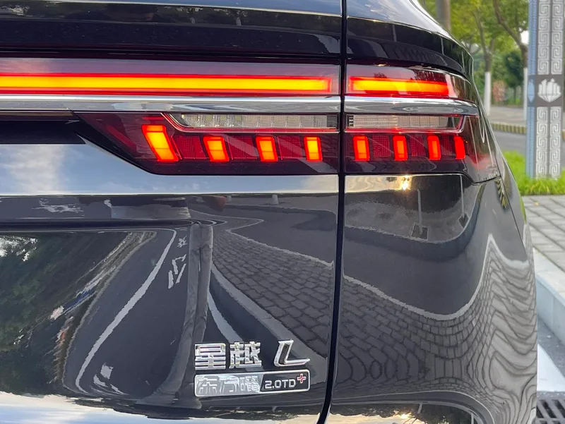 Geely Monjaro 2026 2.0TD Gaogong automatique à deux roues motrices Dongfang Yao remporte la version étoile extérieur photo 7
