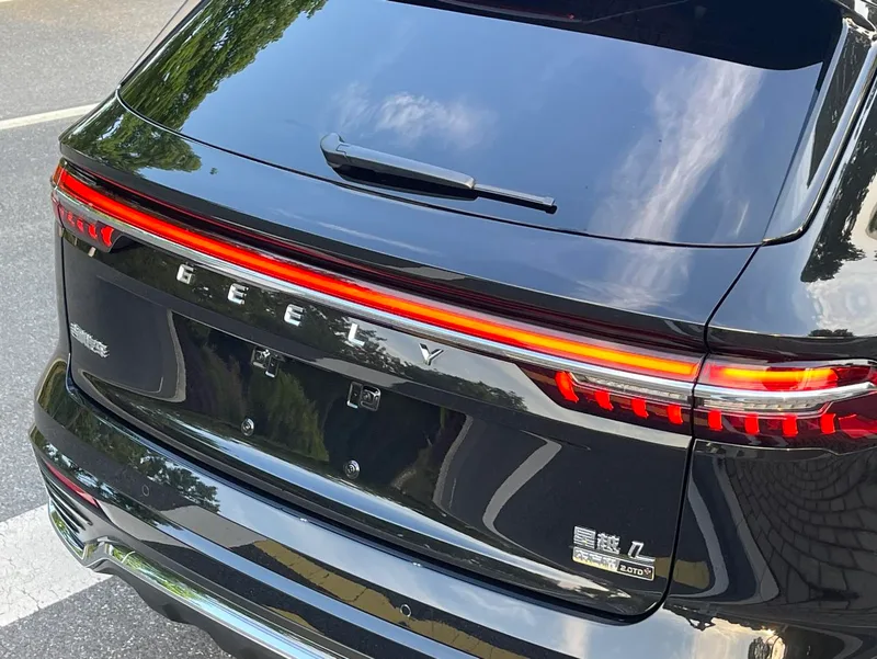 Geely Monjaro 2026 2.0TD Gaogong automatique à deux roues motrices Dongfang Yao remporte la version étoile extérieur photo 9