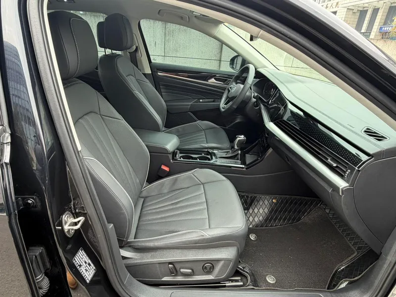 Volkswagen Passat 2024 Expart 380TSI Version Dragon intérieur photo 15 Volkswagen Passat 2024 Expart 380TSI Version Dragon intérieur photo 15